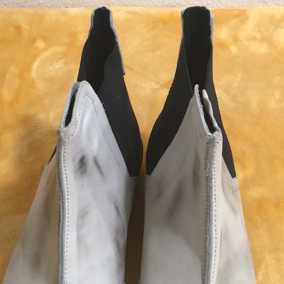 🆕 FREE PEOPLE Distressed Leather White Ankle Boots 1.75” Heel - Picture 3 of 11